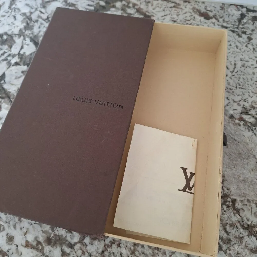 lot‎ 2 Louis Vuitton box and dust bag